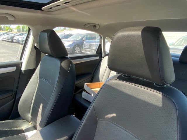 Used 2013 Volkswagen Passat TDI SE image 12
