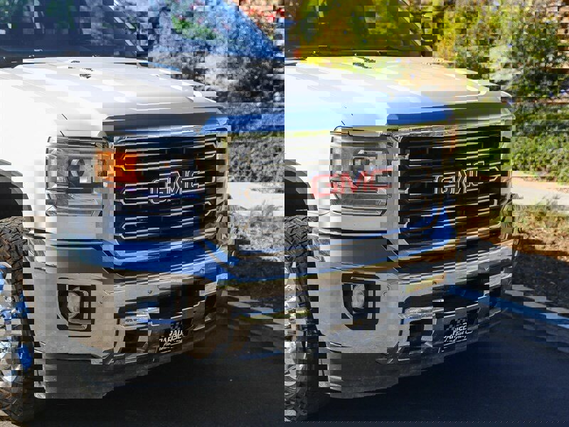 Used 2015 GMC Sierra 3500 SLT w/ Duramax Plus Package image 9