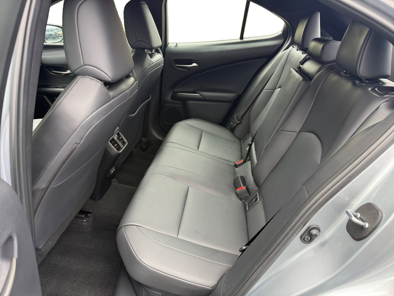Used 2025 Lexus UX 300h FWD w/ Accessory Package (Z2) image 16