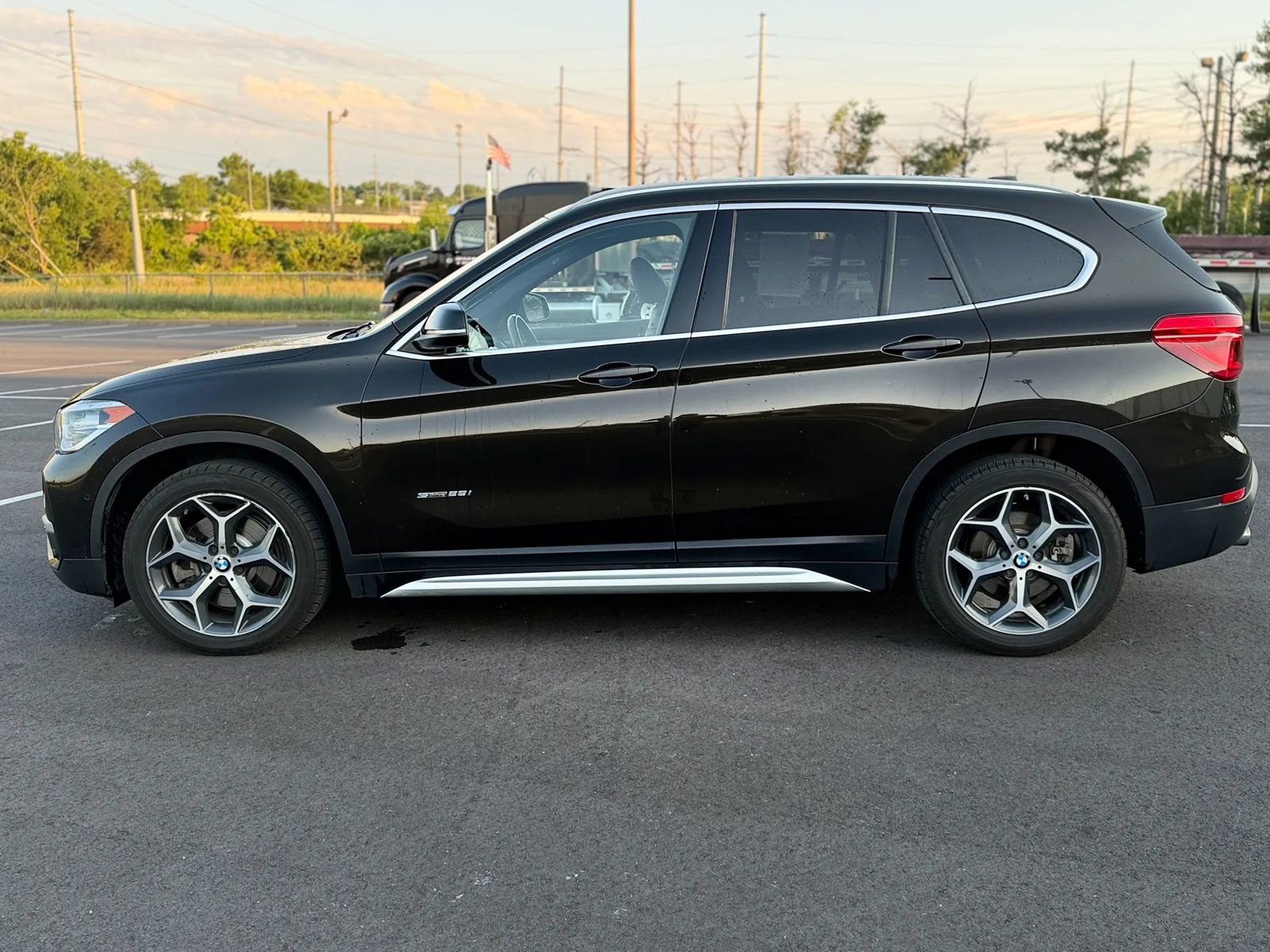Used 2017 BMW X1 sDrive28i FWD image 2