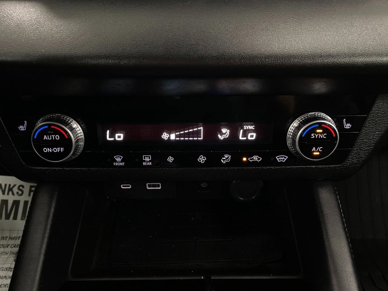 Used 2024 Mitsubishi Outlander AWD image 26