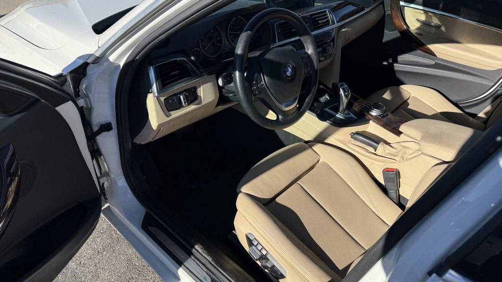 Used 2017 BMW 330i xDrive Sedan image 3