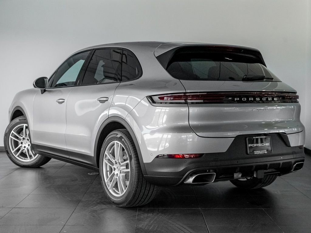 Certified 2025 Porsche Cayenne AWD/4WD image 3