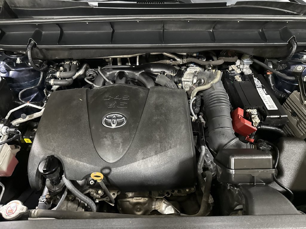 Used 2020 Toyota Highlander XLE AWD/4WD image 26