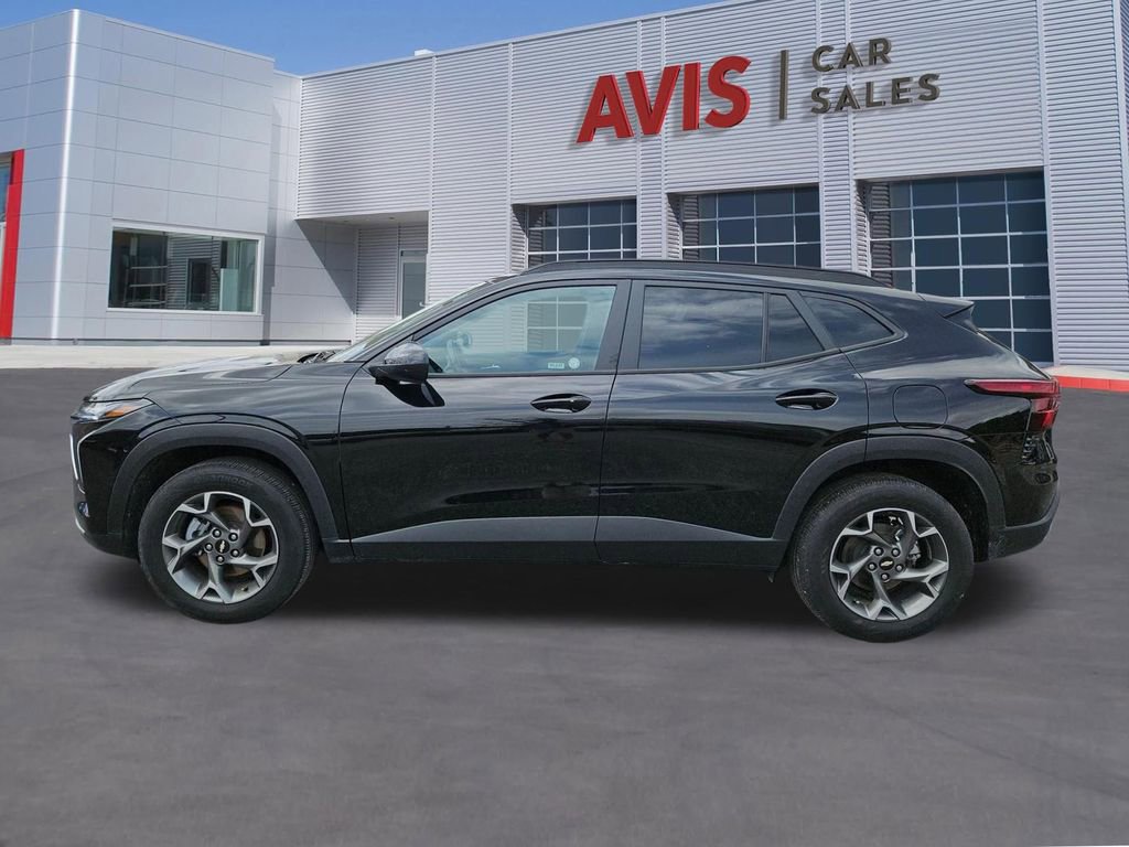 Used 2025 Chevrolet Trax LT w/ LT Convenience Package FWD video 2