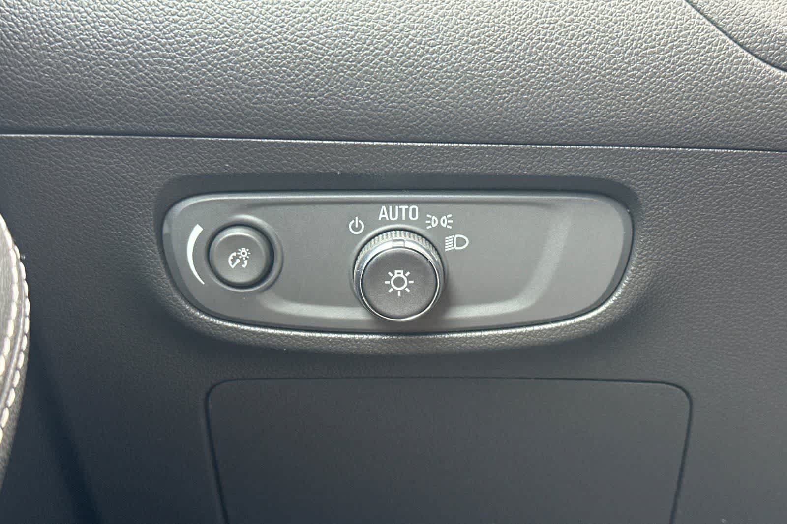 Used 2024 Buick Encore GX Sport Touring AWD/4WD image 31