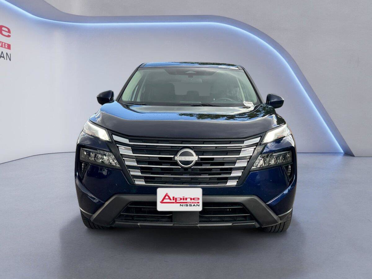 Certified 2025 Nissan Rogue SV AWD/4WD image 8