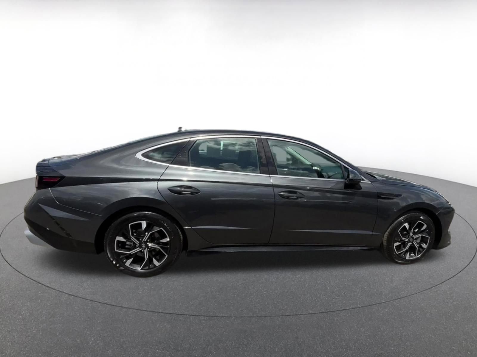Used 2025 Hyundai Sonata SEL FWD image 16