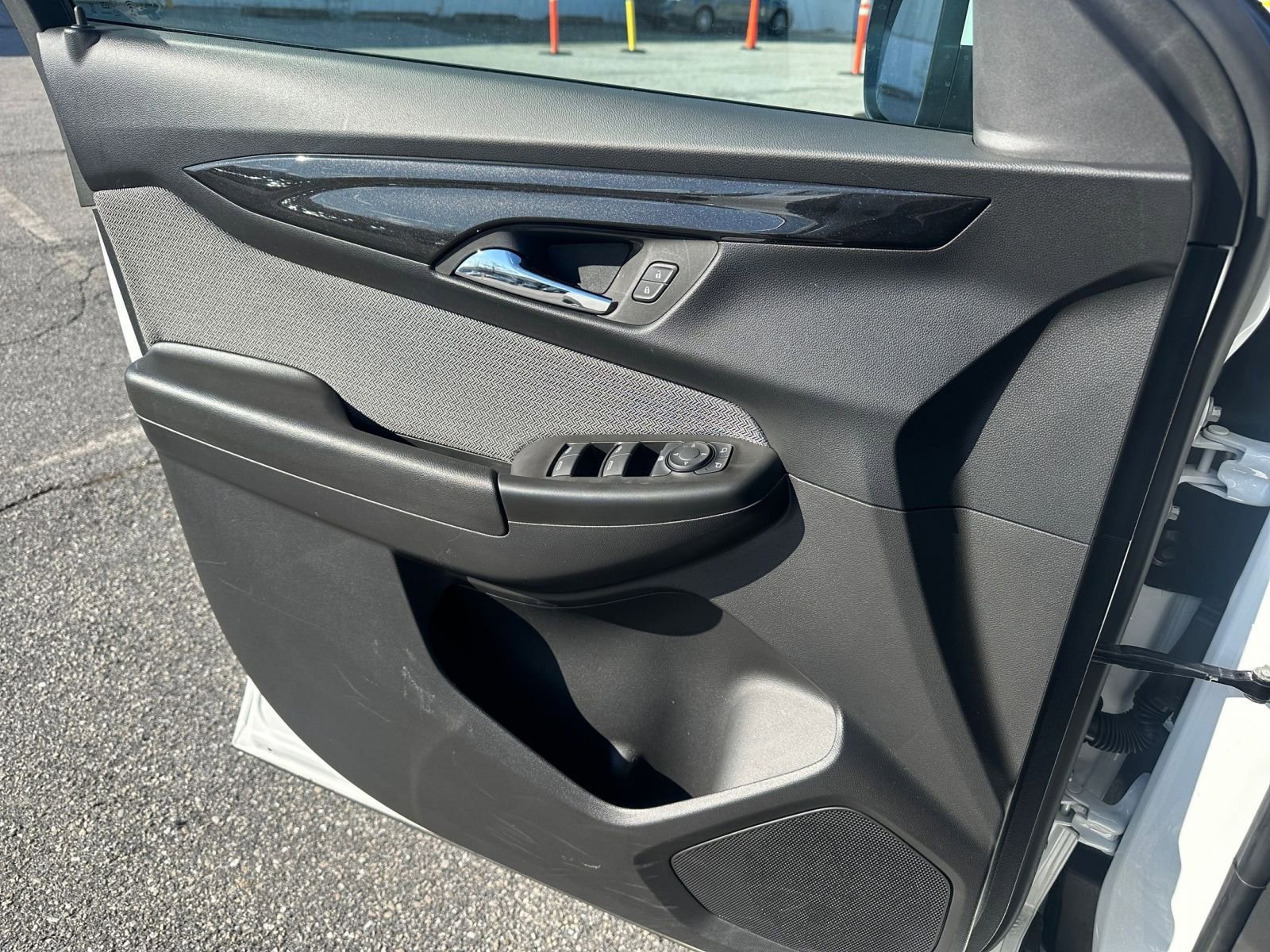 Used 2025 Chevrolet TrailBlazer LT w/ Driver Confidence Package image 20