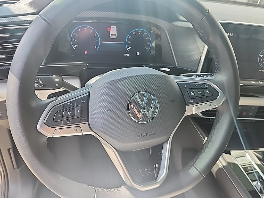 Used 2025 Volkswagen Atlas Cross Sport SEL Premium R-Line AWD/4WD image 29