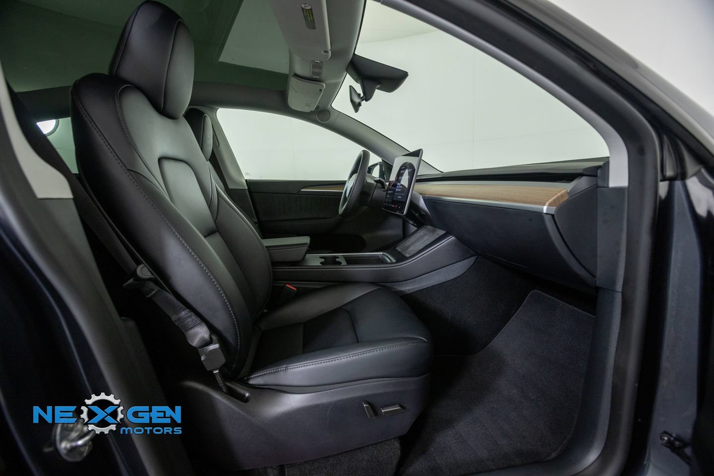 Used 2025 Tesla Model Y Performance AWD/4WD image 41