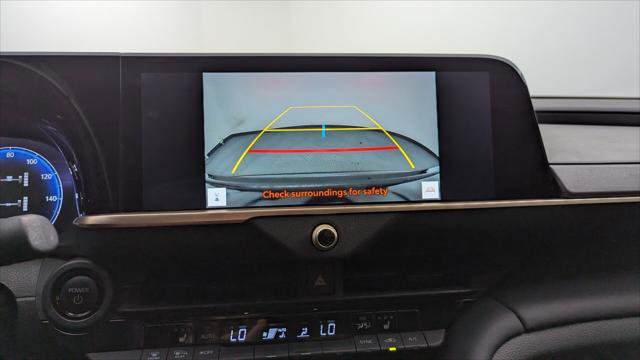 Used 2024 Toyota Crown XLE image 29