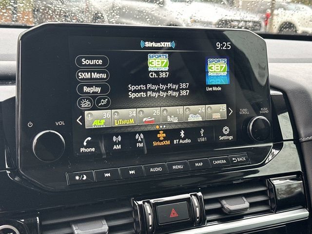 Used 2022 Nissan Pathfinder SL w/ SL Black Package image 29