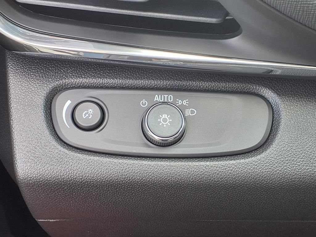 Used 2026 Buick Envista Preferred w/ Convenience I Package FWD image 9