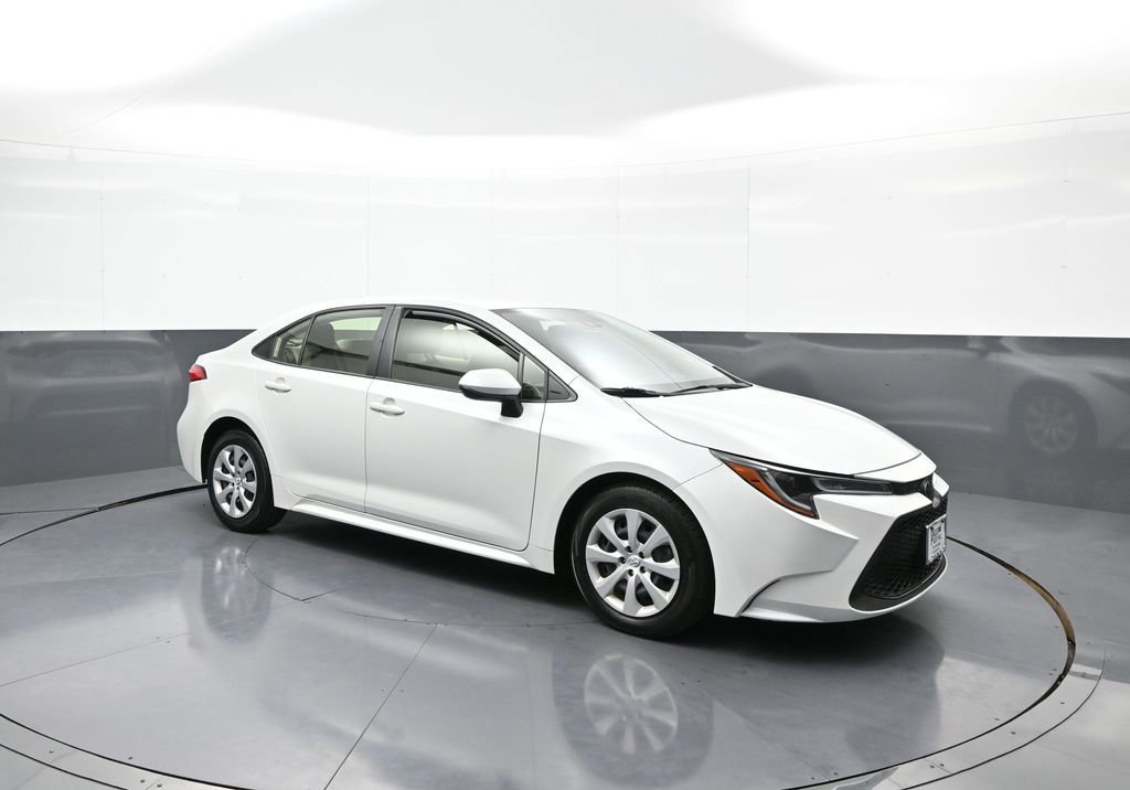 Certified 2022 Toyota Corolla LE FWD image 4