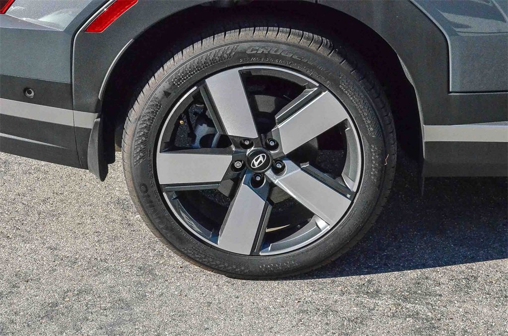 Used 2024 Hyundai Santa Fe Limited image 8