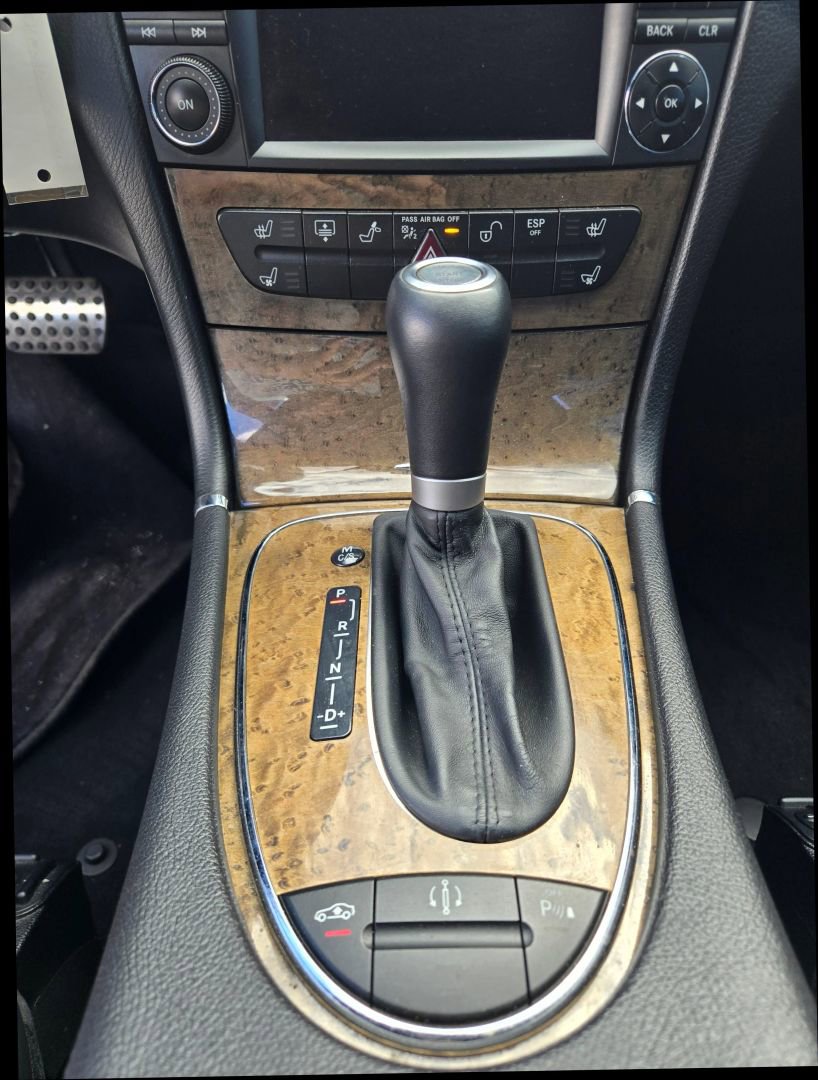 Used 2009 Mercedes-Benz E 63 AMG Sedan image 28