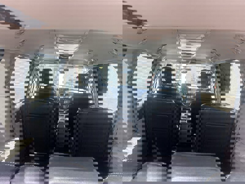 Used 2016 Chrysler Town & Country Touring image 20