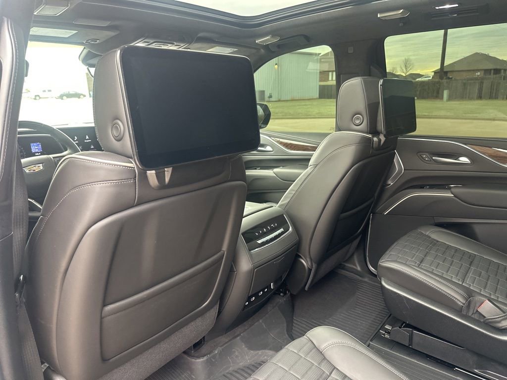 Used 2024 Cadillac Escalade Premium Luxury Platinum image 35