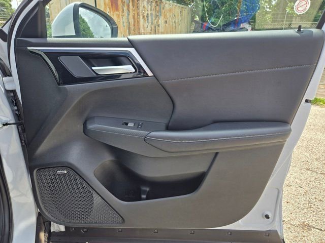 Used 2025 Mitsubishi Outlander AWD image 25