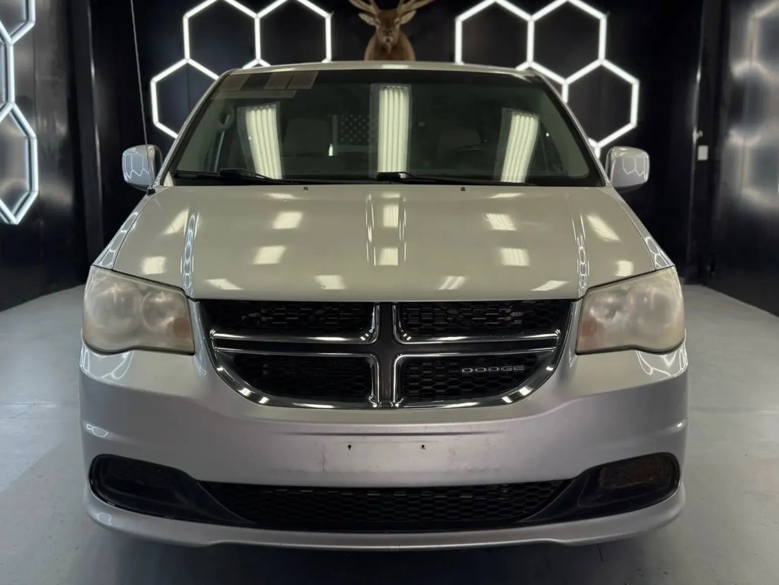 Used 2012 Dodge Grand Caravan SXT FWD image 2