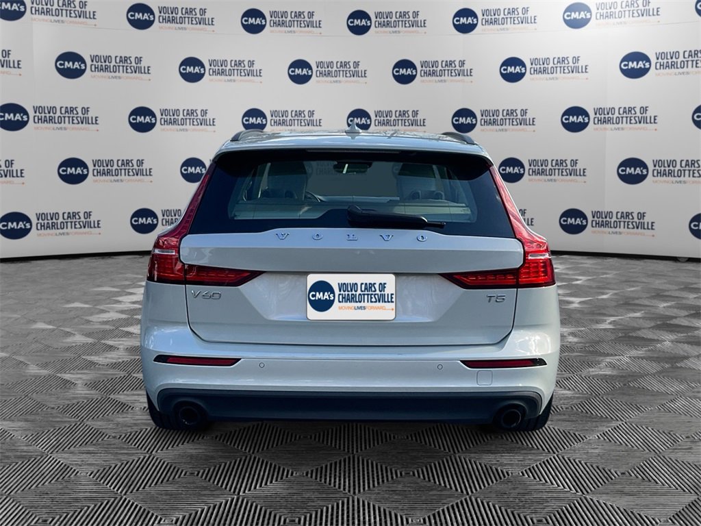 Used 2020 Volvo V60 T5 Momentum image 4