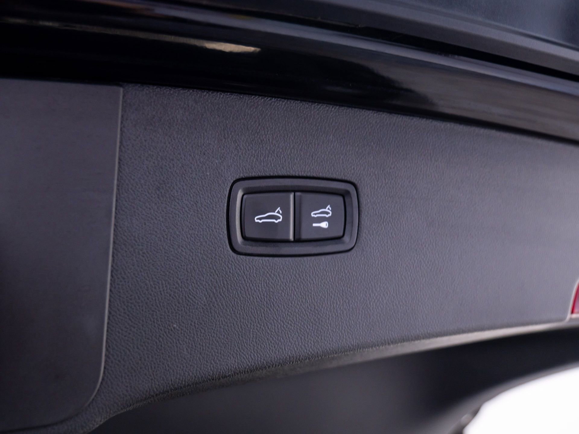 Certified 2024 Porsche Cayenne S image 29