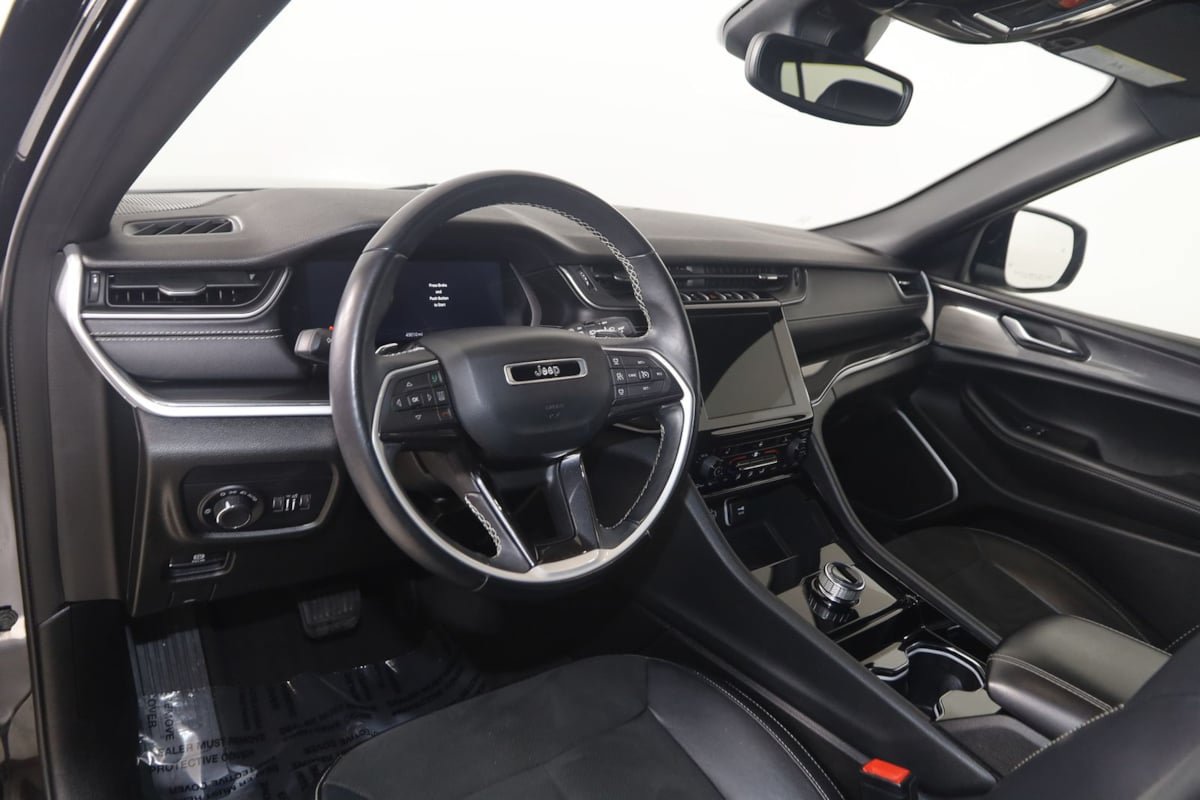 Used 2021 Jeep Grand Cherokee L Laredo AWD/4WD image 24
