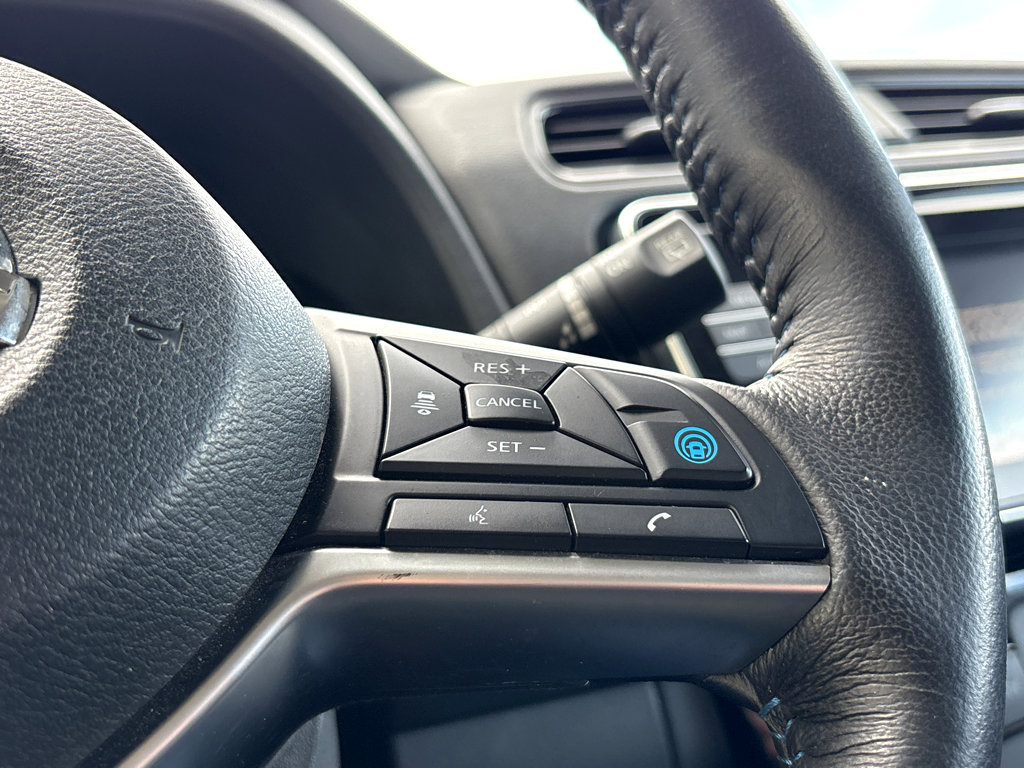 Used 2019 Nissan Leaf SV w/ SV Technology Package image 12