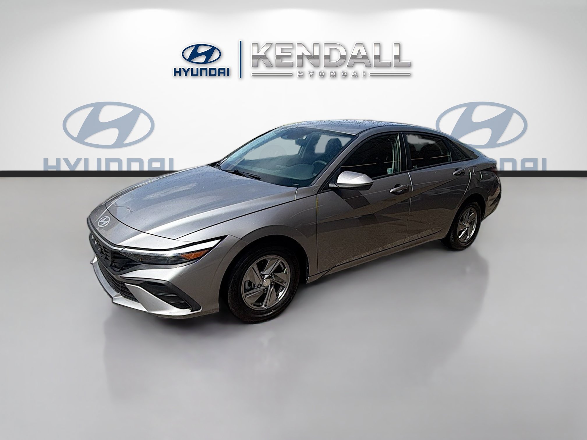 Used 2025 Hyundai Elantra SE FWD image 3