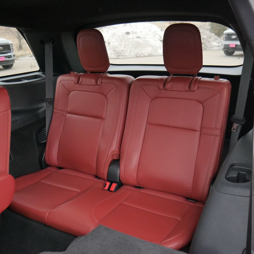 Used 2025 Lincoln Aviator Reserve w/ Jet Appearance Package AWD/4WD image 25