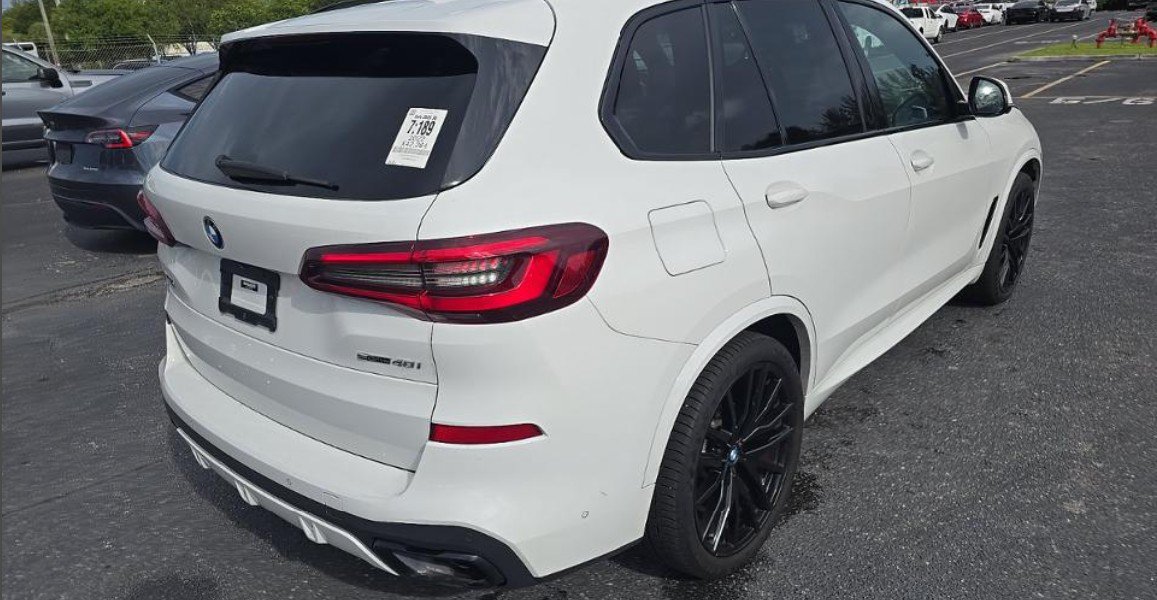 Used 2022 BMW X5 sDrive40i w/ M Sport Package RWD image 2
