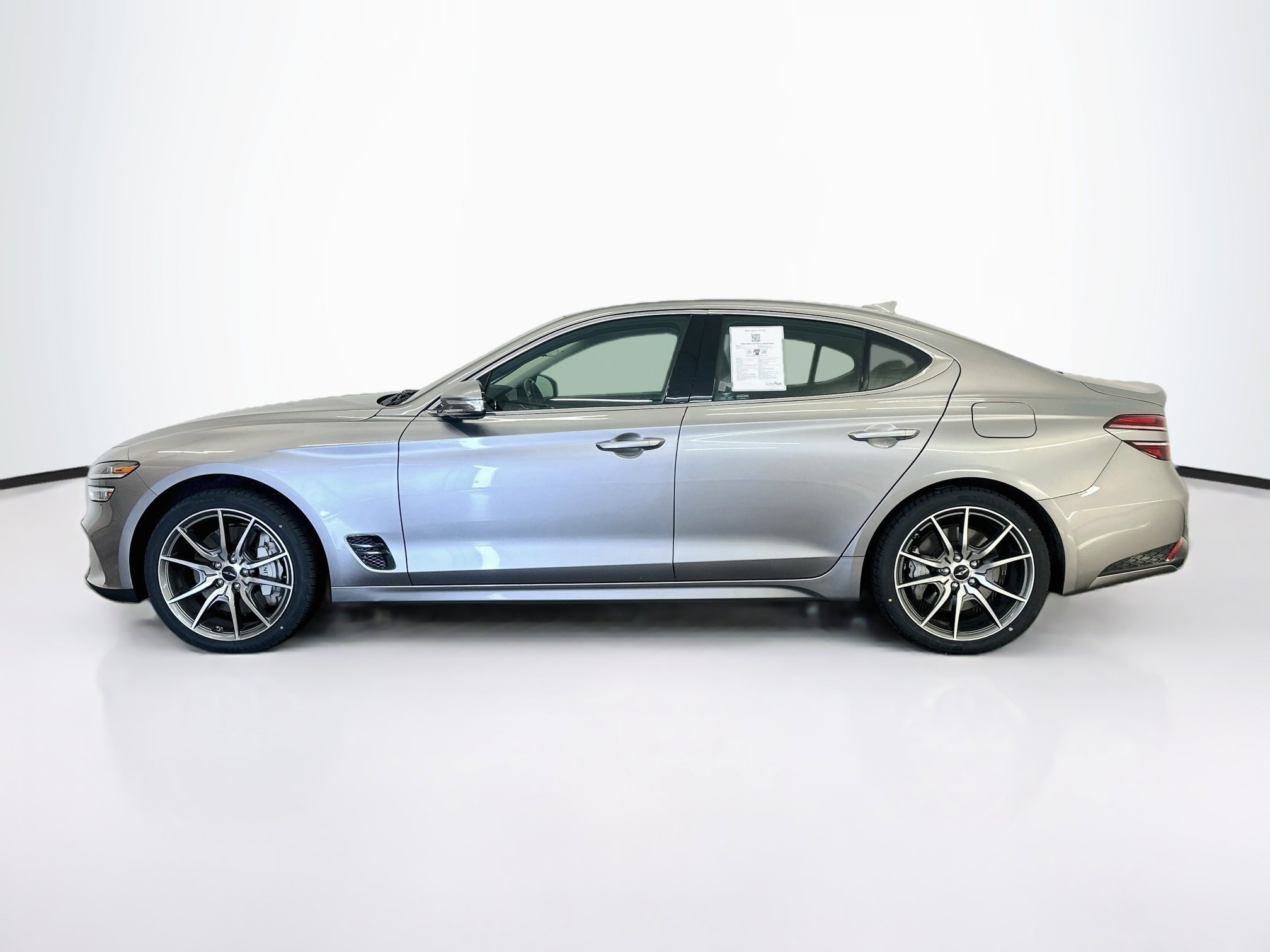 Used 2025 Genesis G70 2.5T AWD/4WD image 4