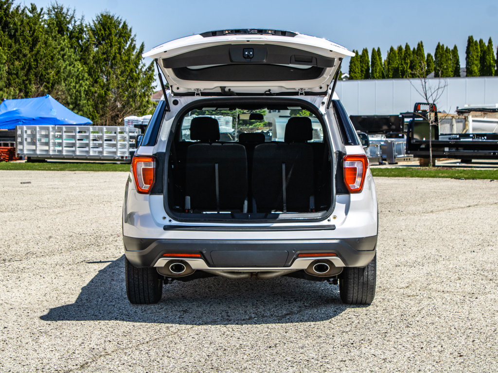 Used 2018 Ford Explorer XLT image 7