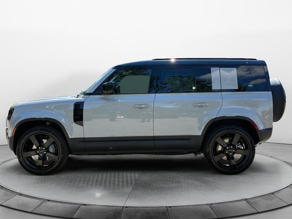 New 2026 Land Rover Defender 110 S AWD/4WD image 4