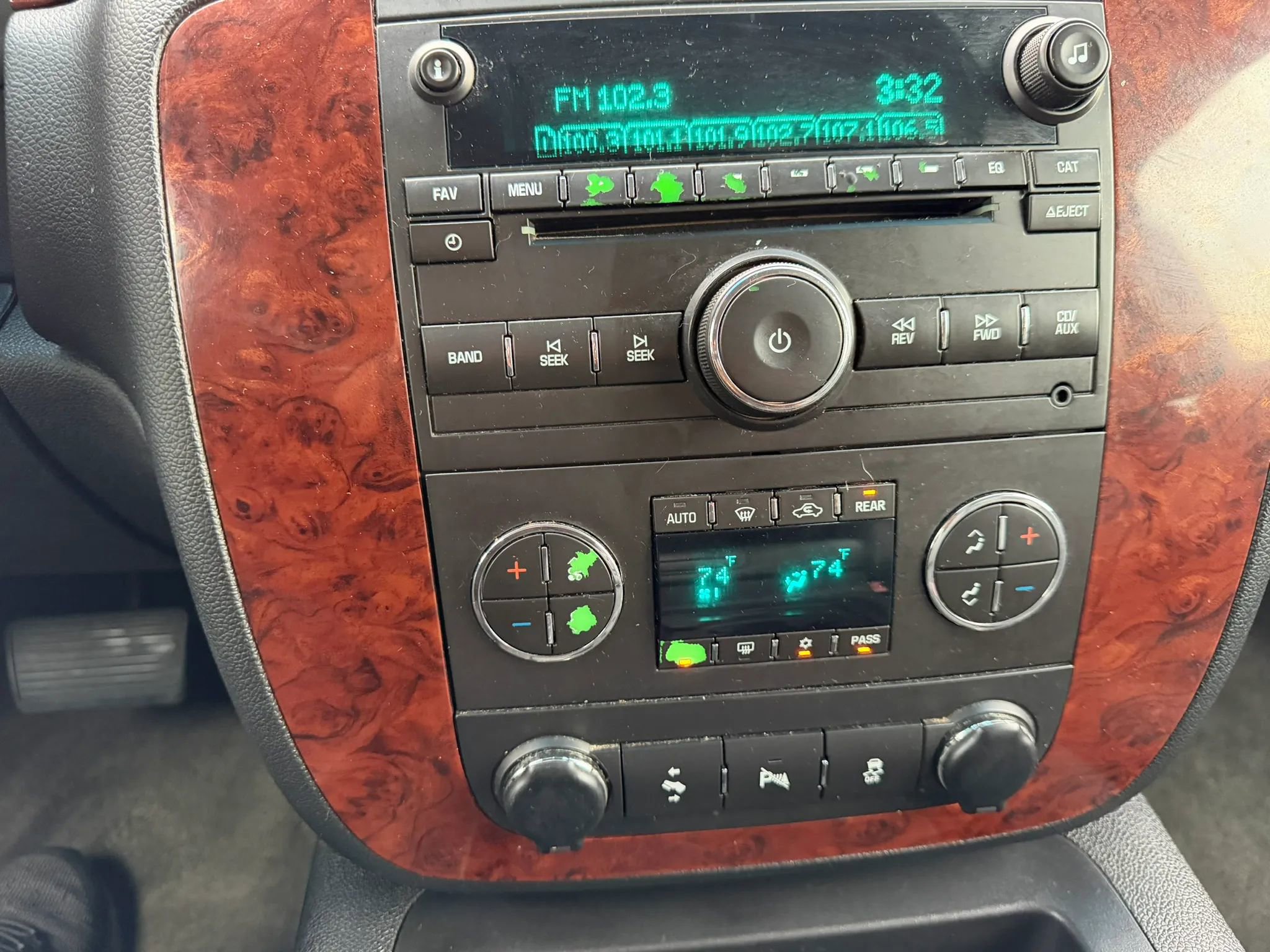 Used 2013 Chevrolet Suburban LT w/ Luxury Package image 51