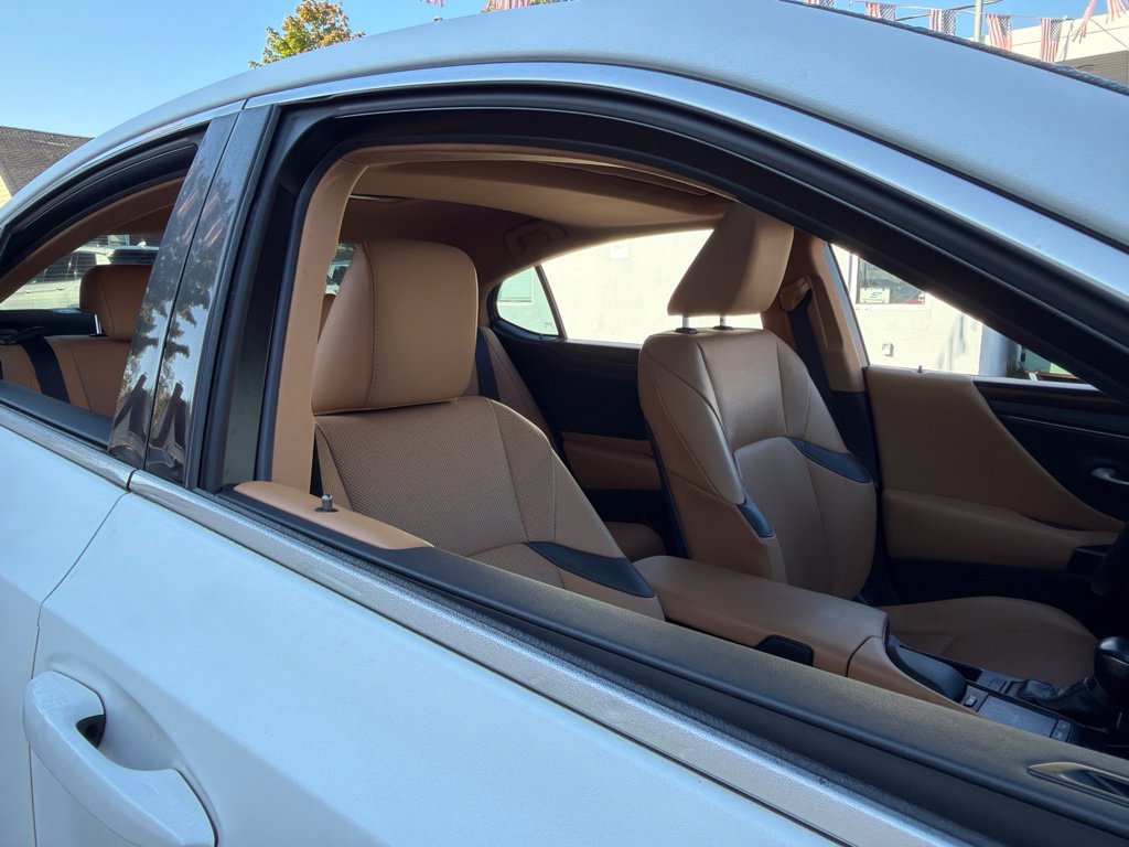 Used 2022 Lexus ES 250 w/ Premium Package AWD/4WD image 12