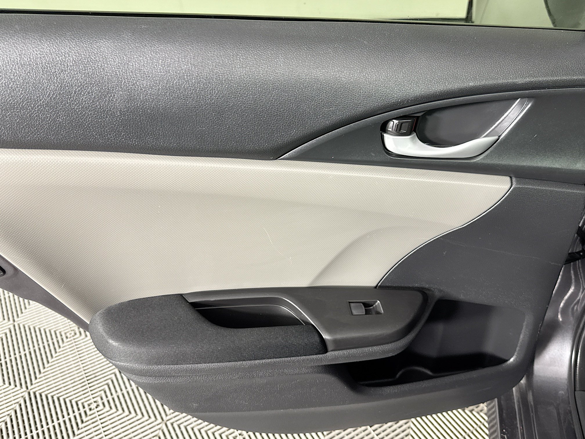 Used 2018 Honda Civic EX-T image 24