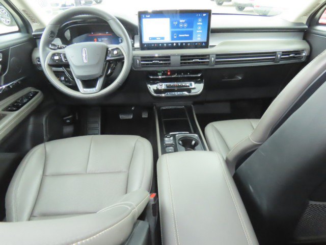 Certified 2024 Lincoln Corsair FWD w/ Equipment Group 101A image 22