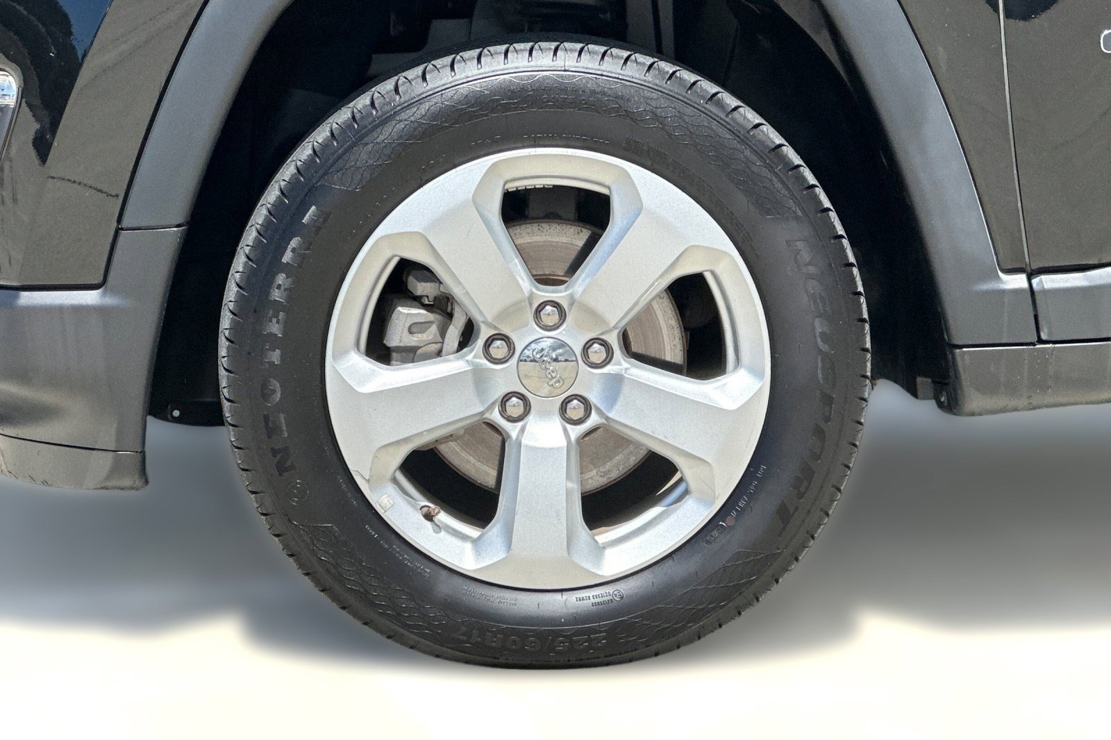 Used 2018 Jeep Compass Latitude w/ Popular Equipment Group AWD/4WD image 11