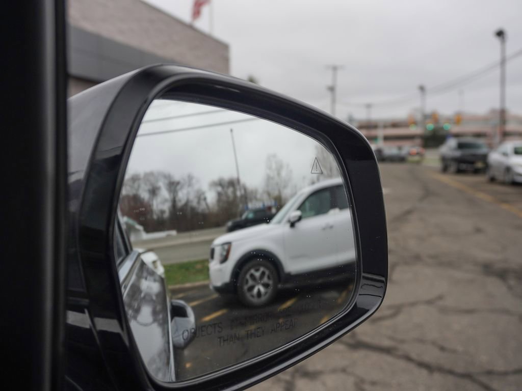 Used 2023 Kia Sorento SX Prestige image 38