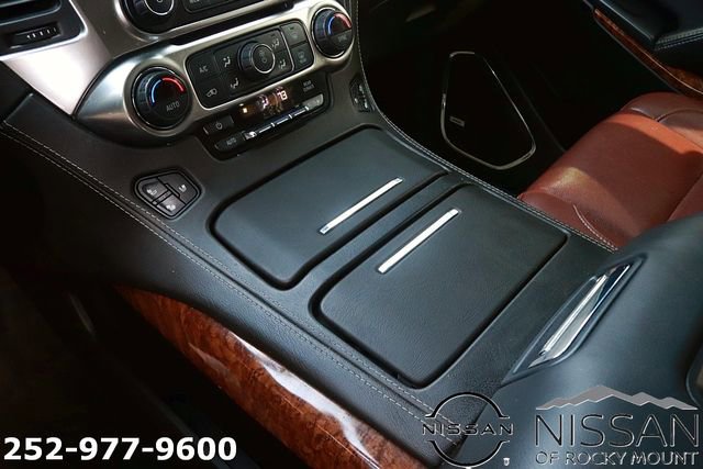 Used 2020 Chevrolet Suburban Premier w/ Premier Plus Edition image 28