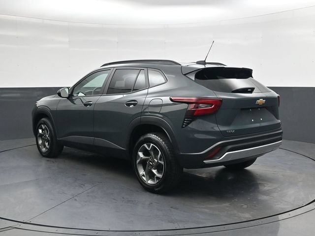 Used 2025 Chevrolet Trax LT FWD image 6