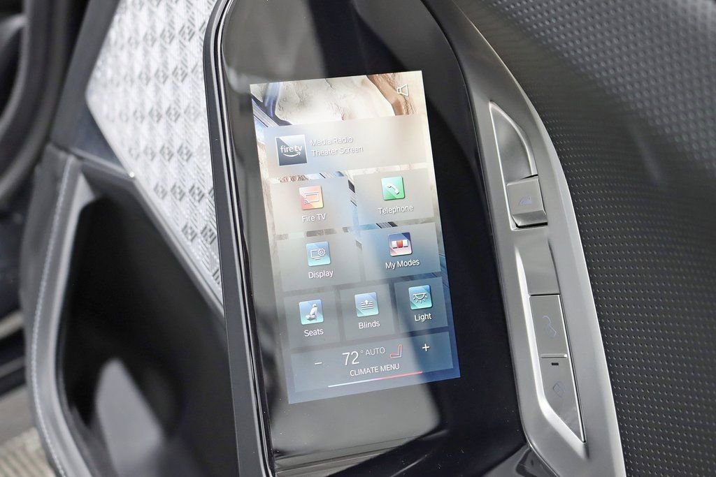 Used 2023 BMW 760i xDrive image 42