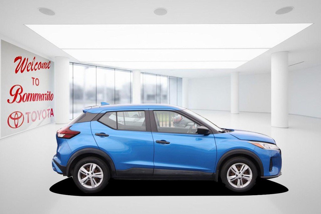 Used 2022 Nissan Kicks S FWD image 5