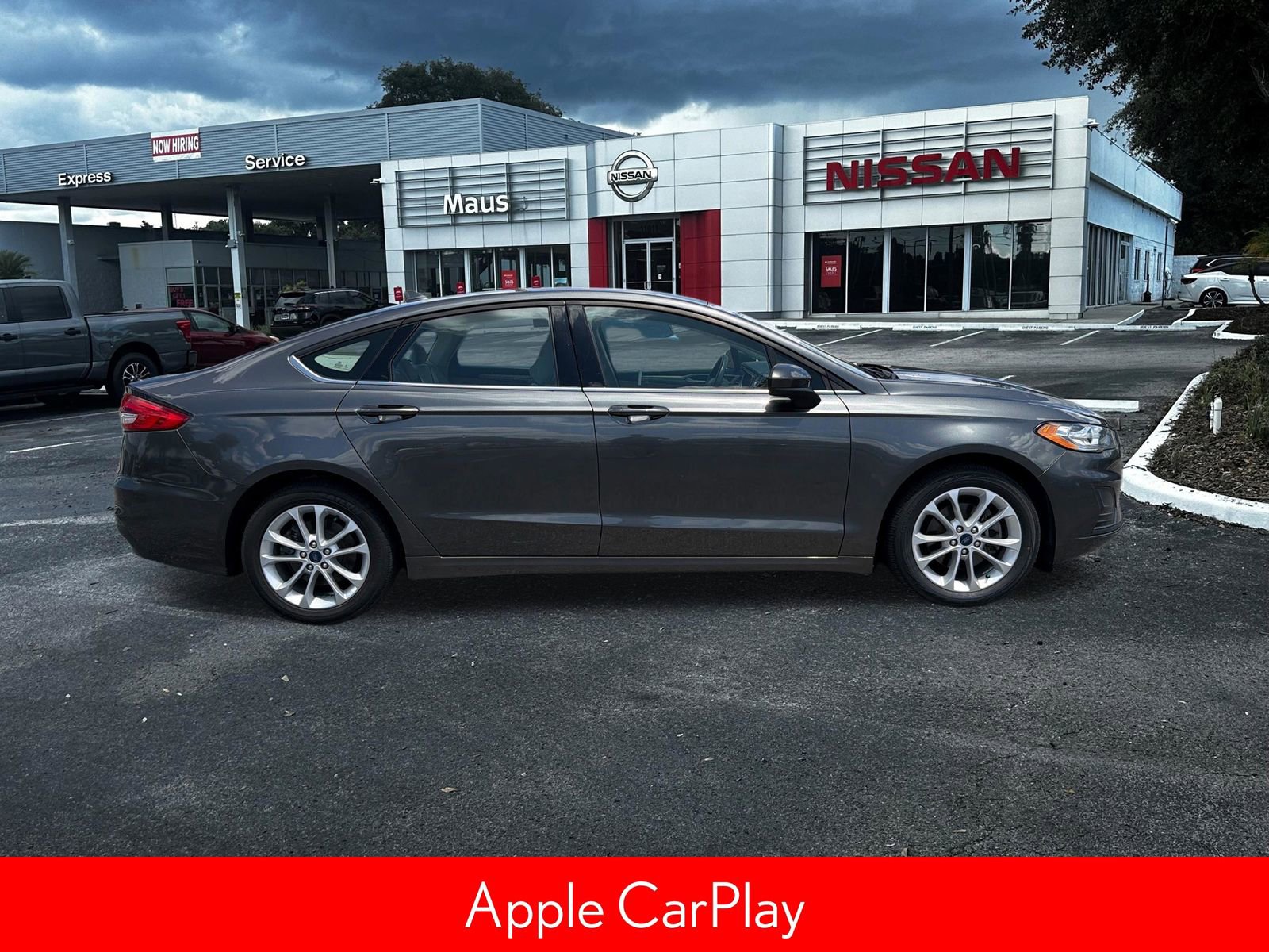 Used 2020 Ford Fusion SE FWD image 3