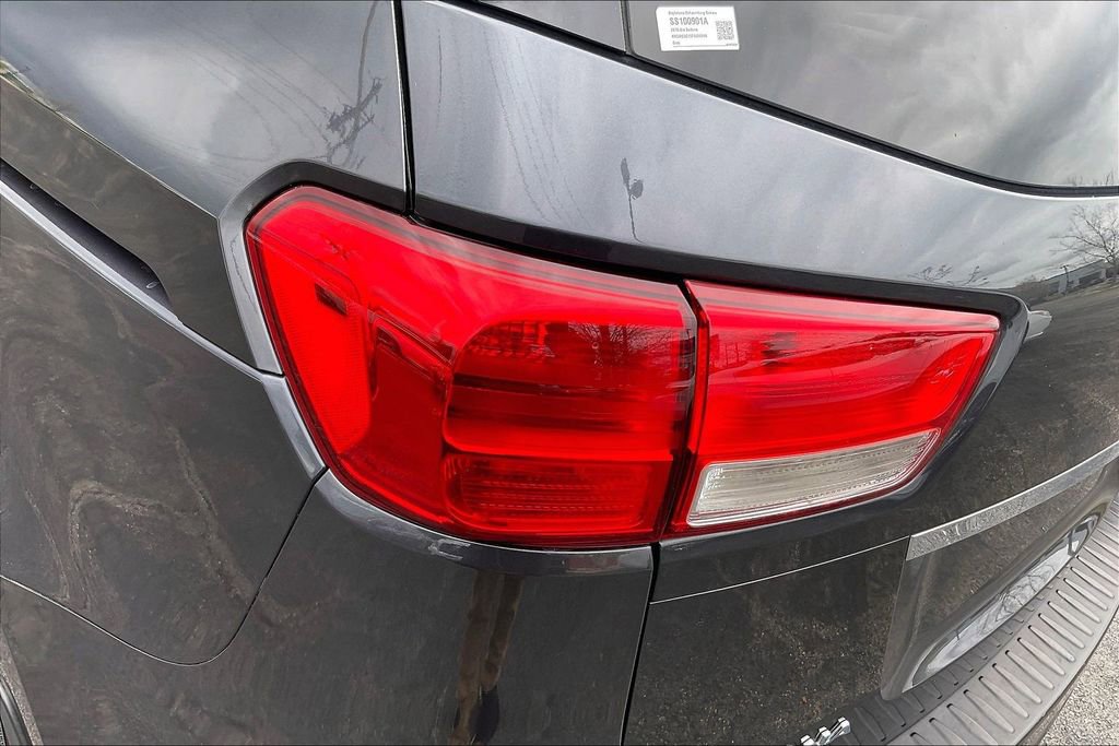 Used 2015 Kia Sedona EX FWD image 34