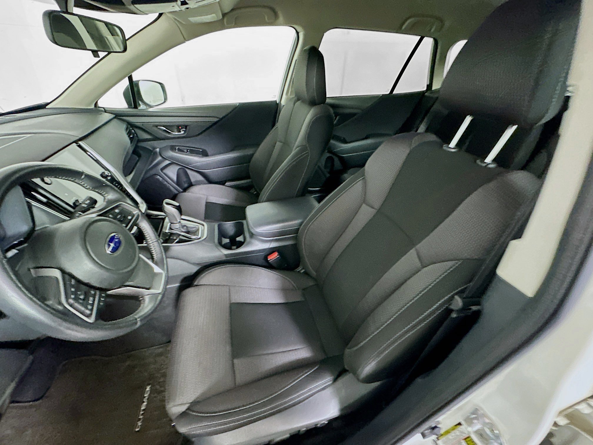 Used 2024 Subaru Outback Premium AWD/4WD image 13
