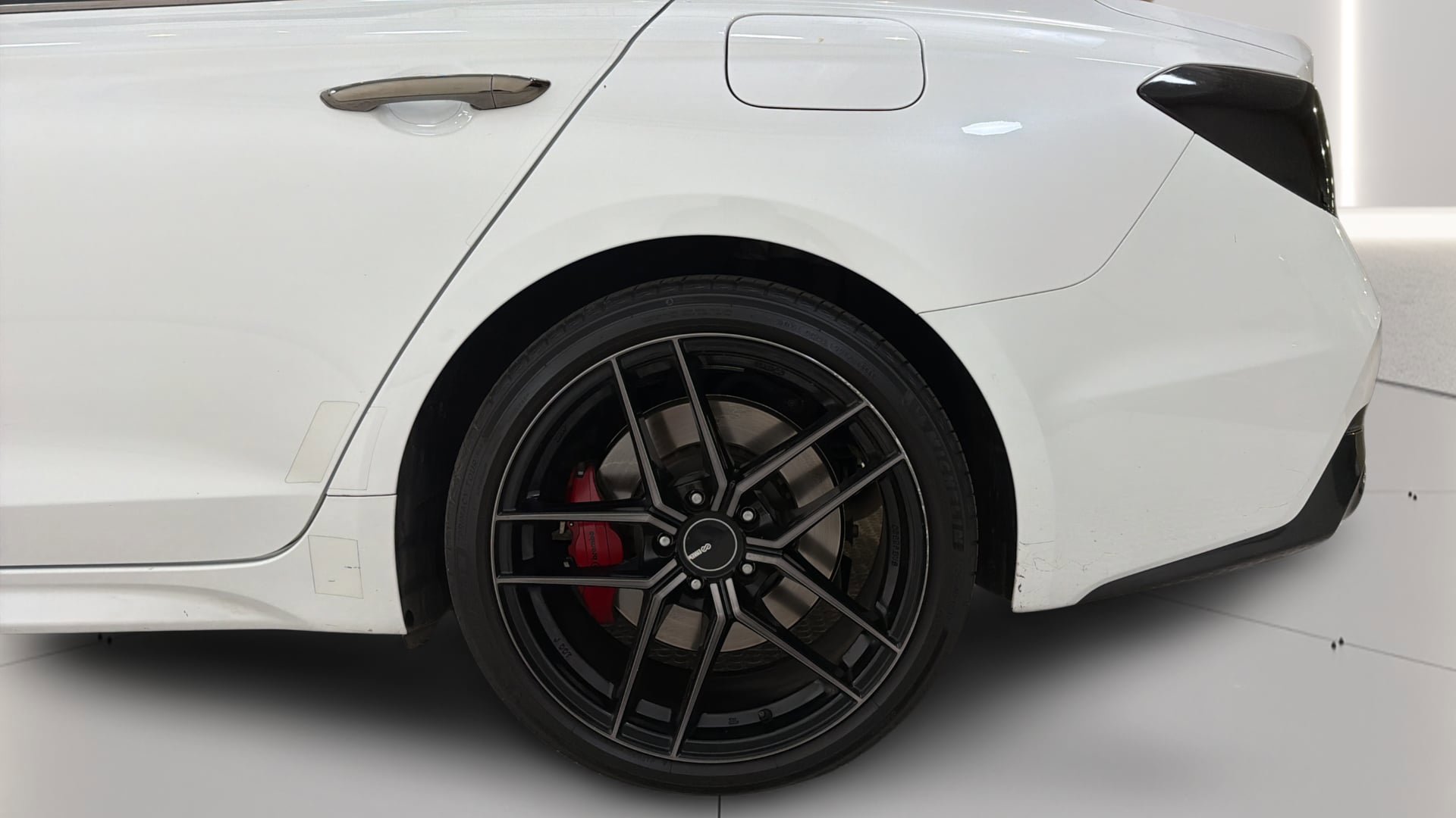 Used 2020 Genesis G70 3.3T w/ Sport Package image 5
