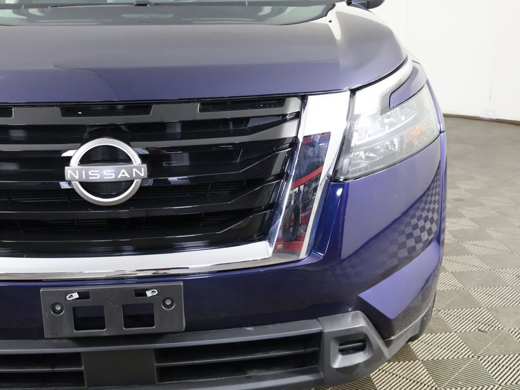 Used 2024 Nissan Pathfinder SV AWD/4WD image 14